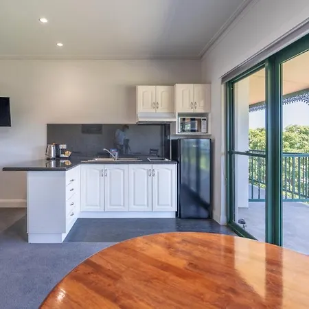 Yarrawonga Mulwala Golf Club Hotel Exterior photo A kitchen in a serviced apartment