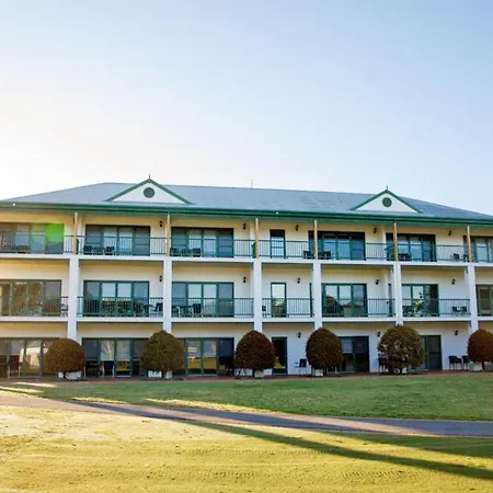 Yarrawonga Mulwala Golf Club Hotel Exterior photo The clubhouse at the Links Lady Bay Golf Course