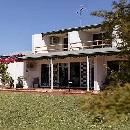 Yarrawonga Mulwala Golf Club Hotel Exterior photo The house at 1001 North Beach Road, Esperance, Western Australia