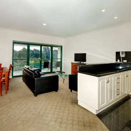Yarrawonga Mulwala Golf Club Hotel Exterior photo A typical apartment at the Village