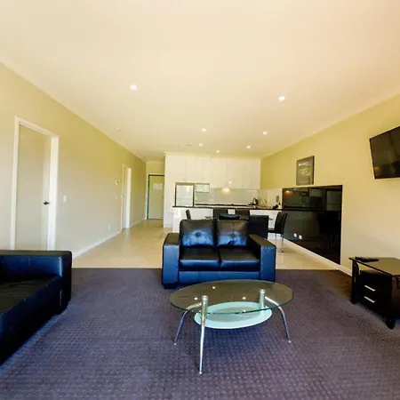 Yarrawonga Mulwala Golf Club Hotel Exterior photo A typical apartment at the hotel