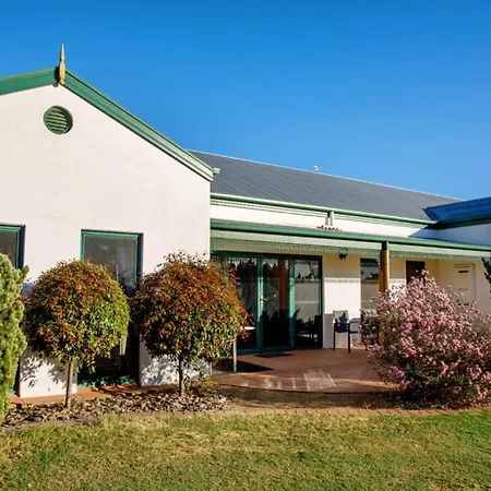 Yarrawonga Mulwala Golf Club Hotel Exterior photo The house in 2011