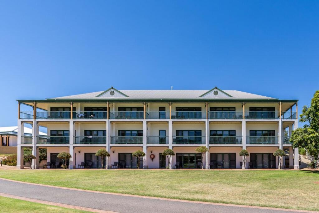 Mulwala Golf Club 5* Yarrawonga